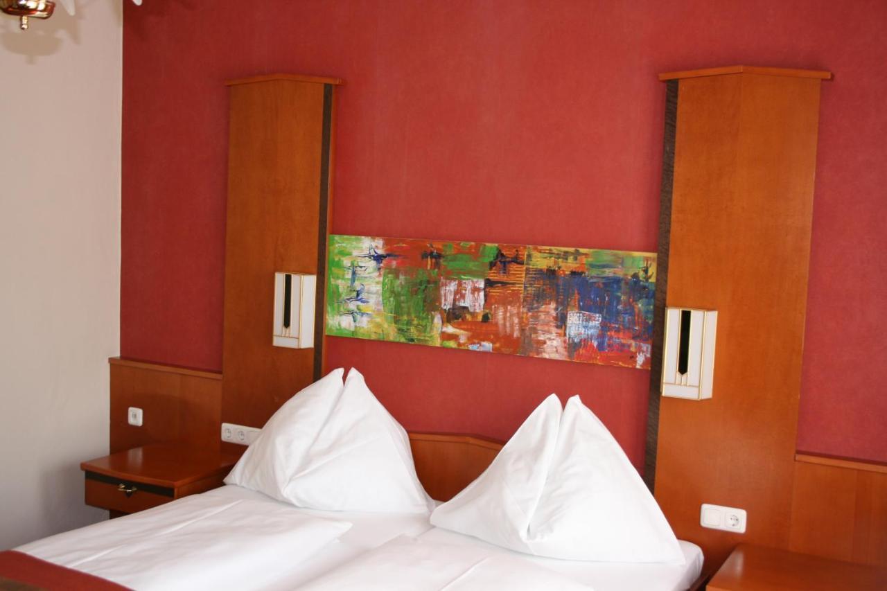 Gasthaus-Pension Schwarzer Graf Виндишгарстен Экстерьер фото